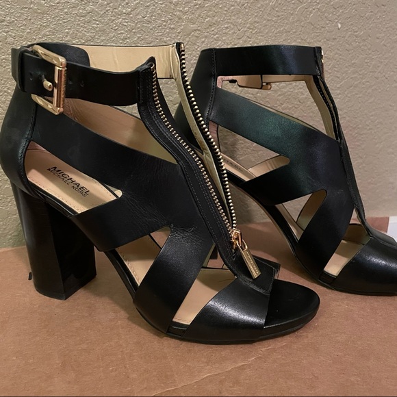 Michael Kors 4” black heels - Picture 3 of 8